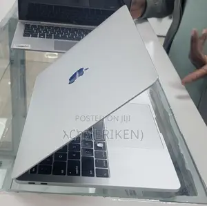 New Laptop Apple MacBook Pro 2017 8GB Intel Core I5 SSD 128GB