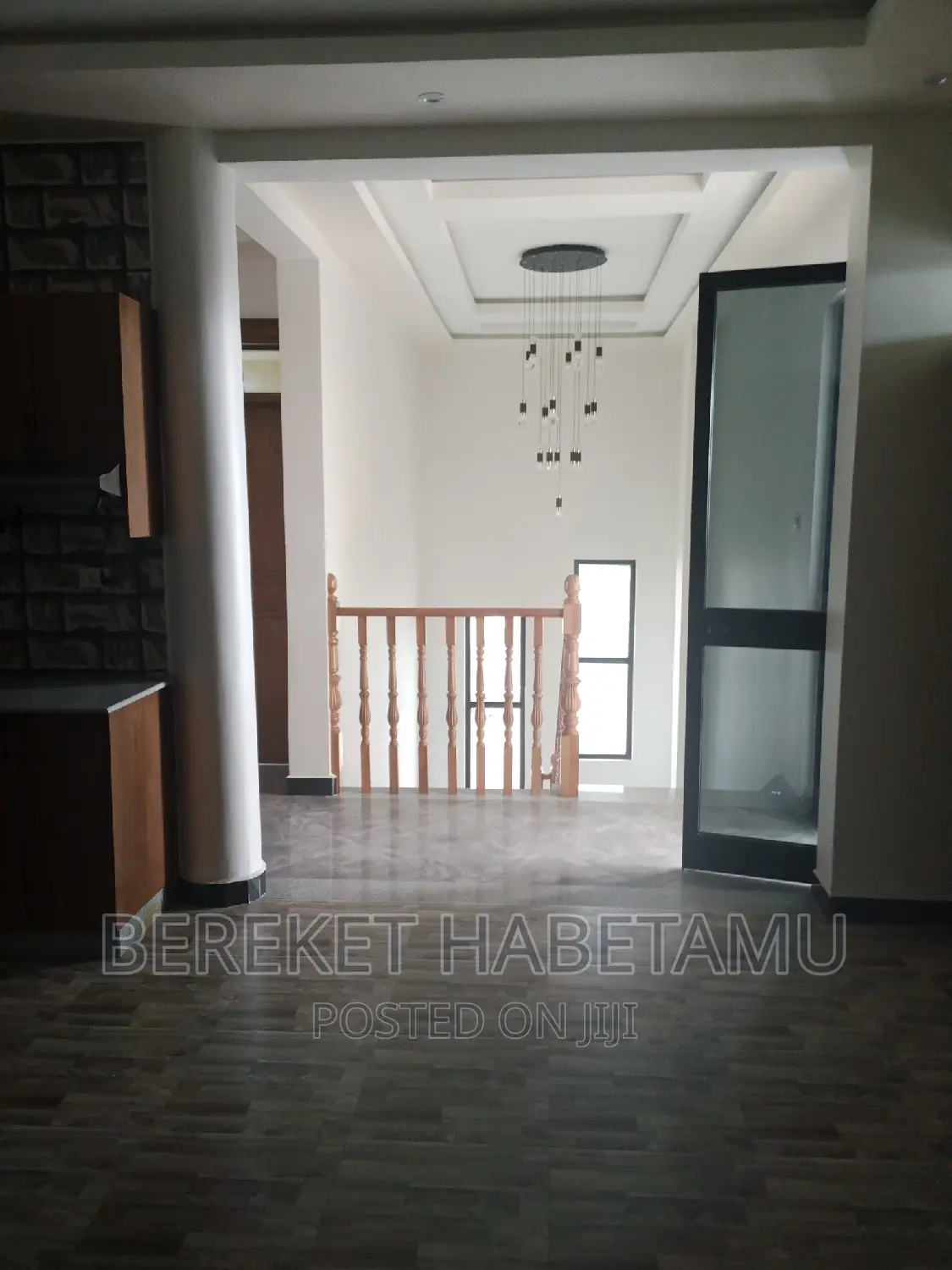 8bdrm House in ሃና ማሪያም ሳሪስ, Nifas Silk-Lafto for sale