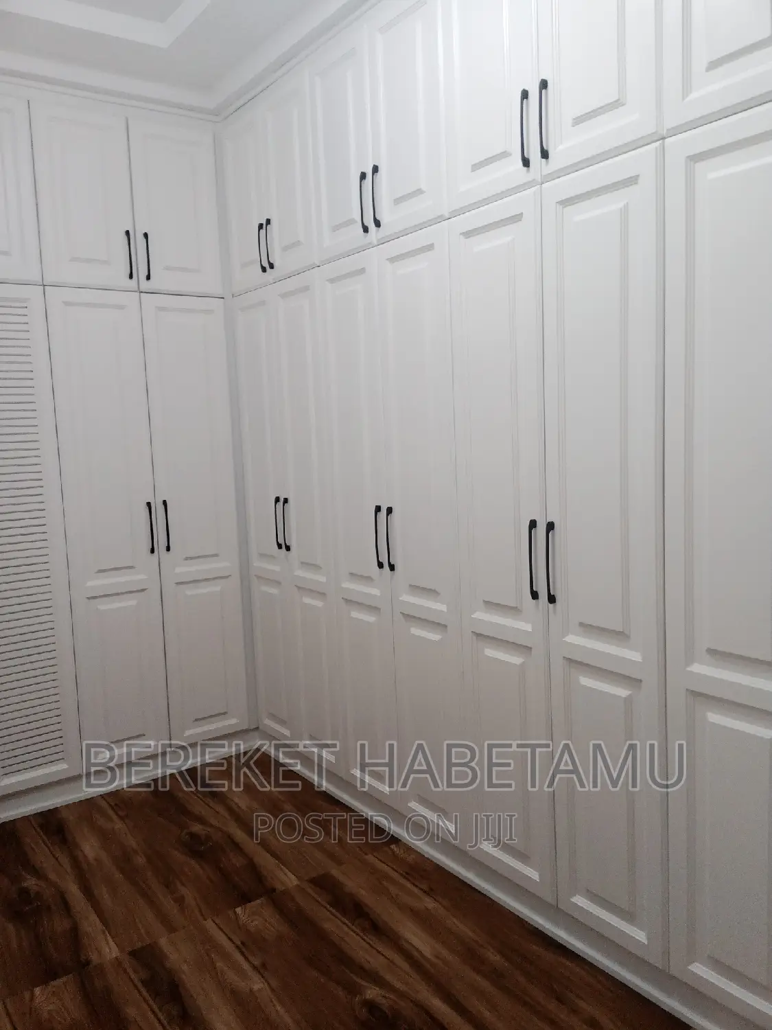 8bdrm House in ሃና ማሪያም ሳሪስ, Nifas Silk-Lafto for sale