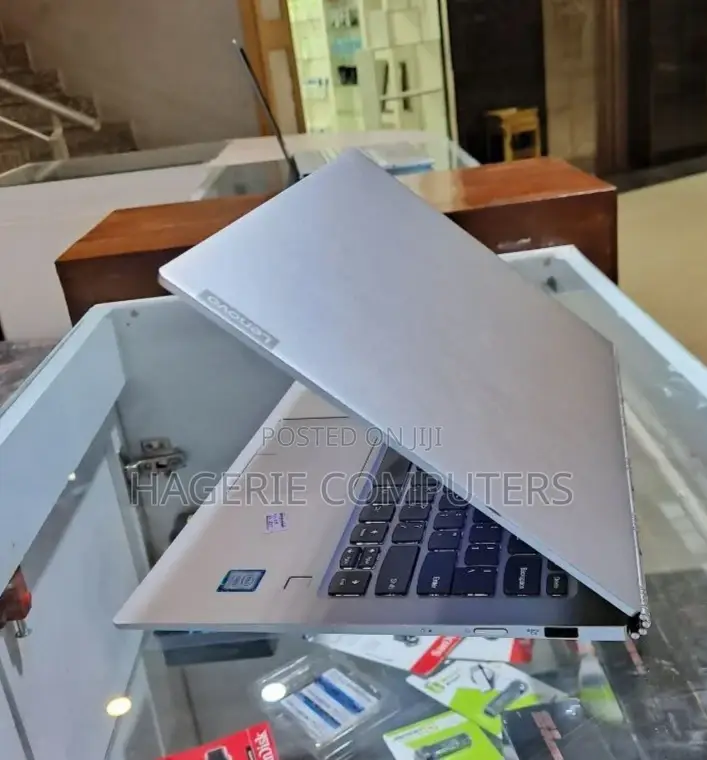 New Laptop Lenovo Yoga C930 16GB Intel Core I7 SSD 1T