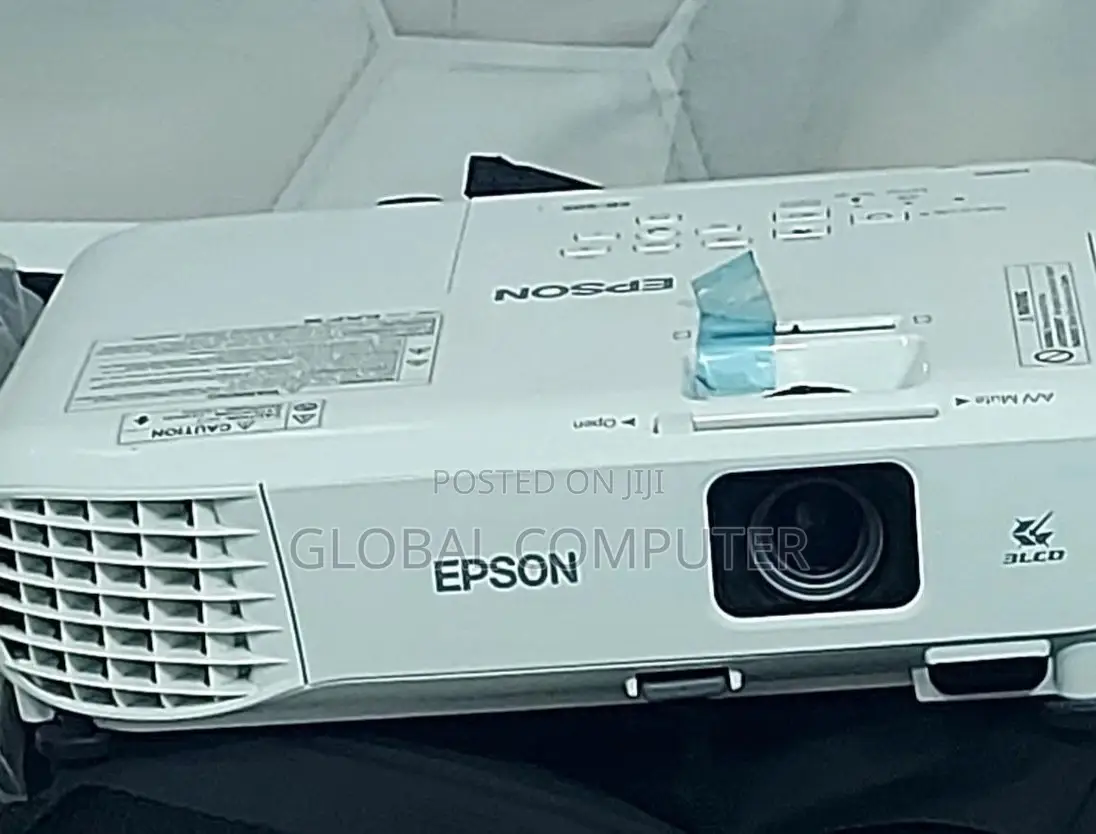 Brand New EPSON Projector Eb S05 Model Projector