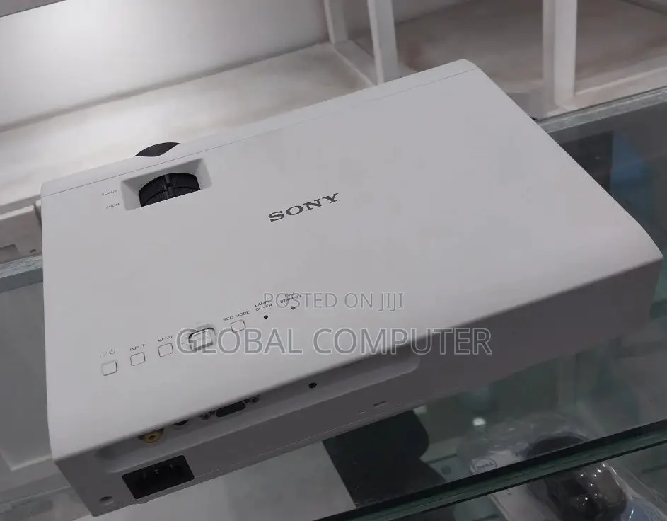 Brand New Sony Projector Dx100 Model