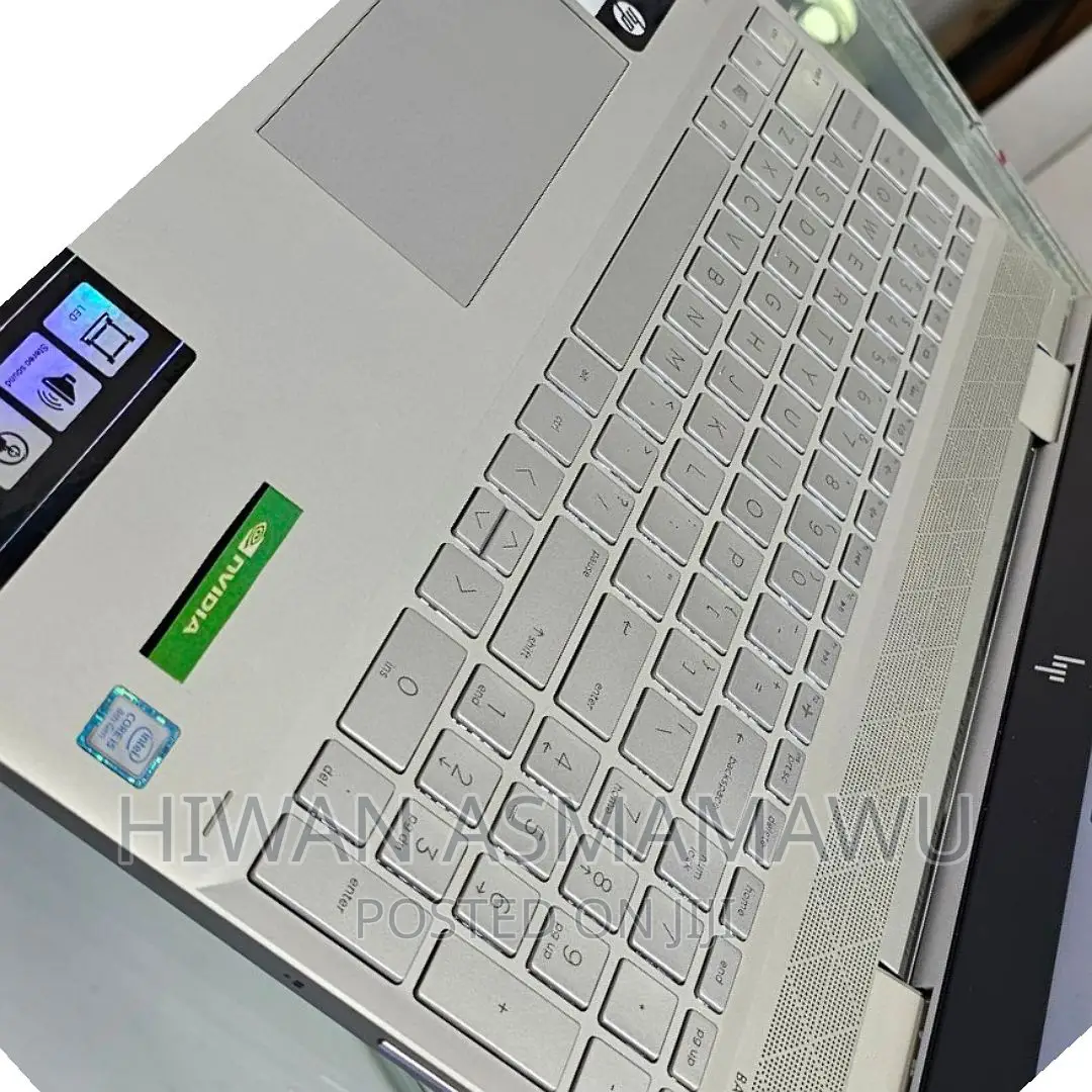 New Laptop HP Envy X360 8GB Intel Core I5 SSD 256GB