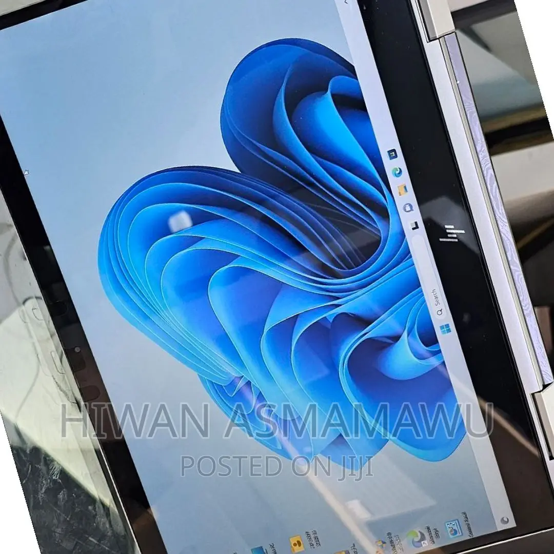 New Laptop HP Envy X360 8GB Intel Core I5 SSD 256GB