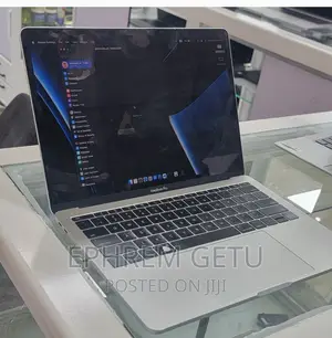 Photo - New Laptop Apple MacBook Pro 2017 8GB Intel Core I5 SSD 128GB