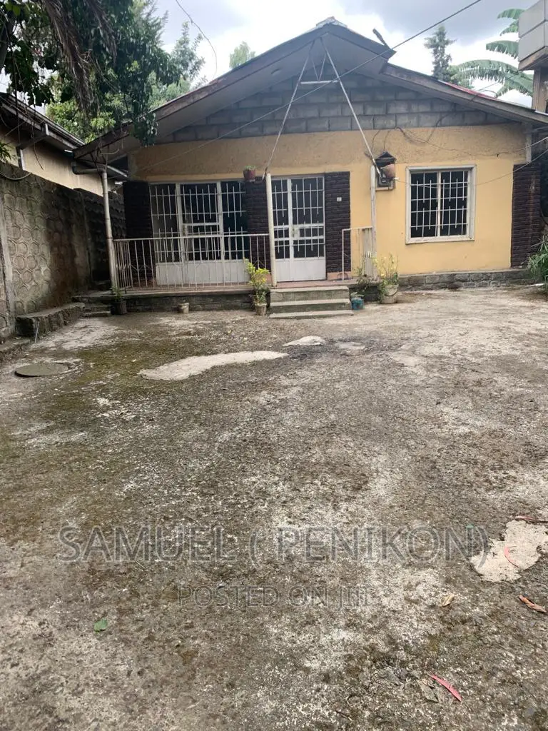 3bdrm House in Villa House, Arada for sale