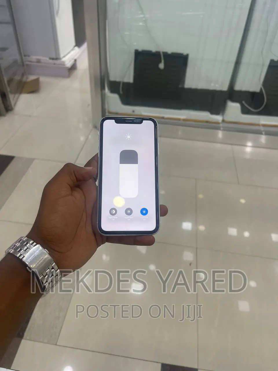 Apple iPhone XR 64 GB White