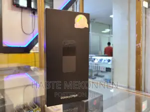 Photo - New Samsung Galaxy Z Flip 5 256 GB Black