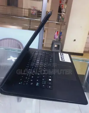 Photo - Laptop Acer Aspire VN7-791G 4GB Intel Core 2 Quad HDD 500GB