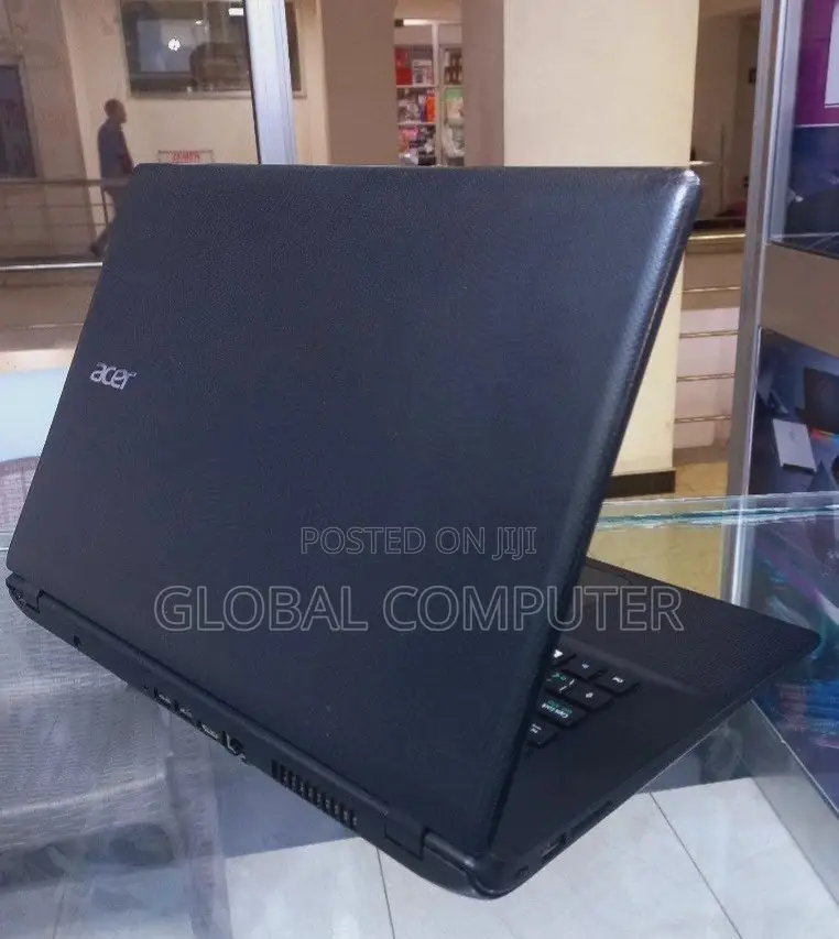 Laptop Acer Aspire VN7-791G 4GB Intel Core 2 Quad HDD 500GB