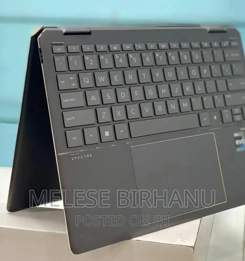 New Laptop HP Spectra 13 16GB Intel Core i7 SSD 512GB