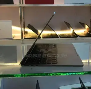 New Laptop Apple MacBook Air 2022 M2 8GB Apple M2 SSD 256GB