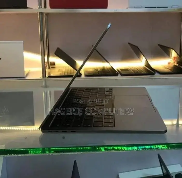 New Laptop Apple MacBook Air 2022 M2 8GB Apple M2 SSD 256GB