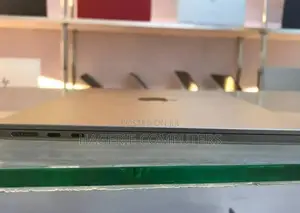 New Laptop Apple MacBook Air 2022 M2 8GB Apple M2 SSD 256GB