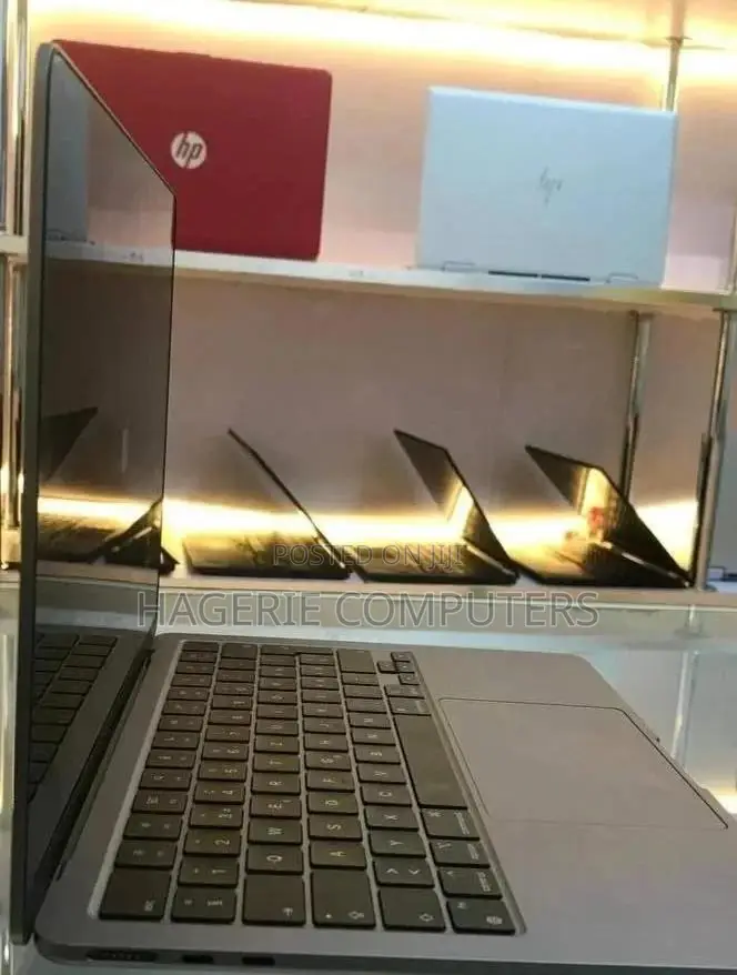 New Laptop Apple MacBook Air 2022 M2 8GB Apple M2 SSD 256GB