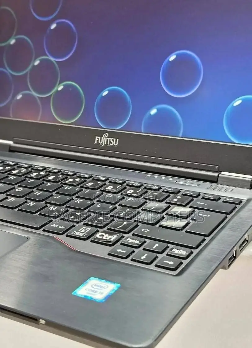 New Laptop Fujitsu Lifebook U727 16GB Intel Core i5 SSD 256GB