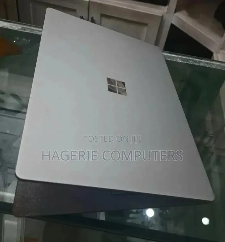 New Laptop Microsoft Surface 8GB Intel Core i5 SSD 512GB