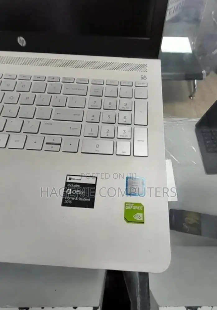 New Laptop HP Pavilion 15 8GB Intel Core i7 SSD 256GB