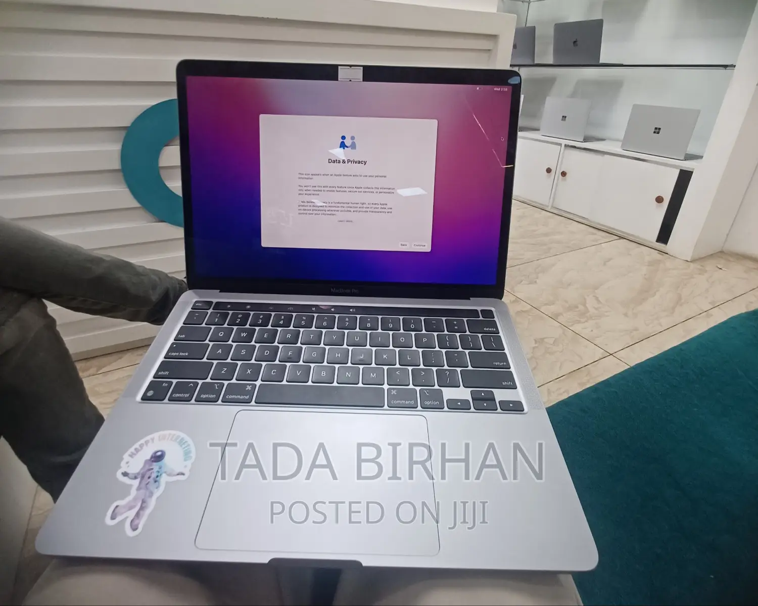 New Laptop Apple MacBook Pro M1 8GB Intel Core I7 SSD 256GB