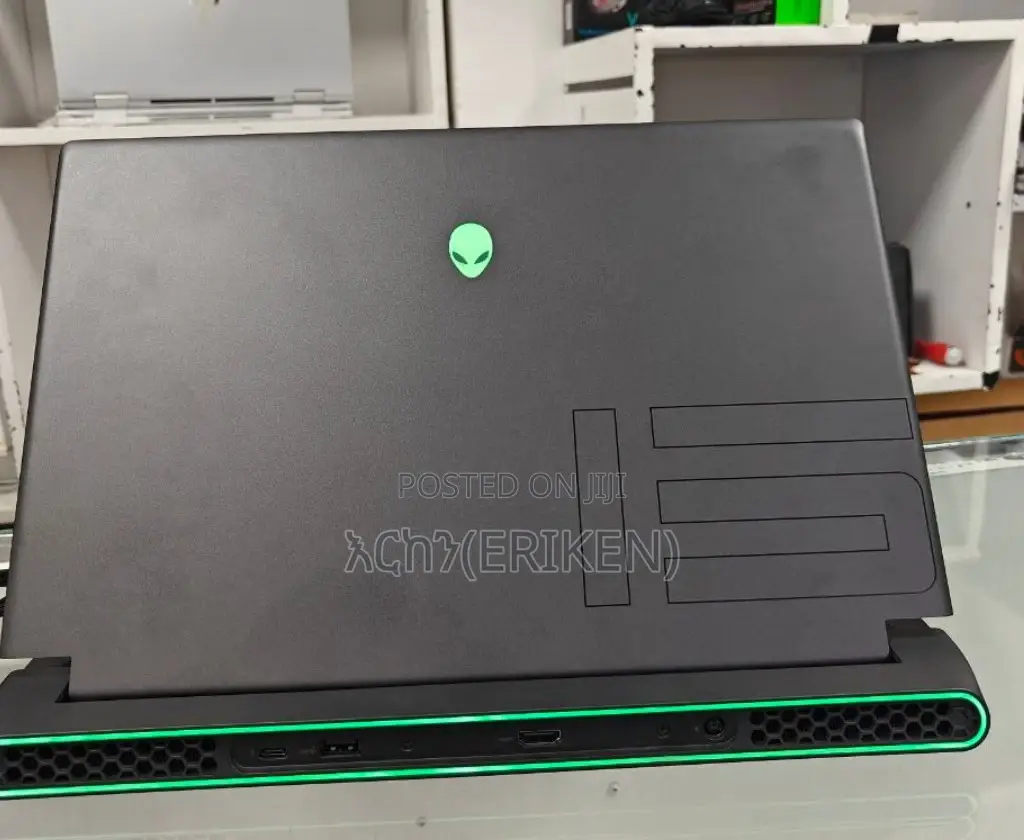 New Laptop Alienware M17x R2 32GB Intel Core I7 SSD 1T