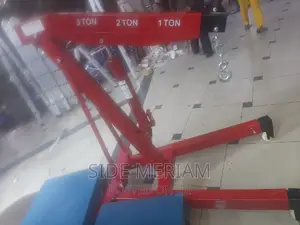 Hydraulic Engine Lifting Crane-3 Tone