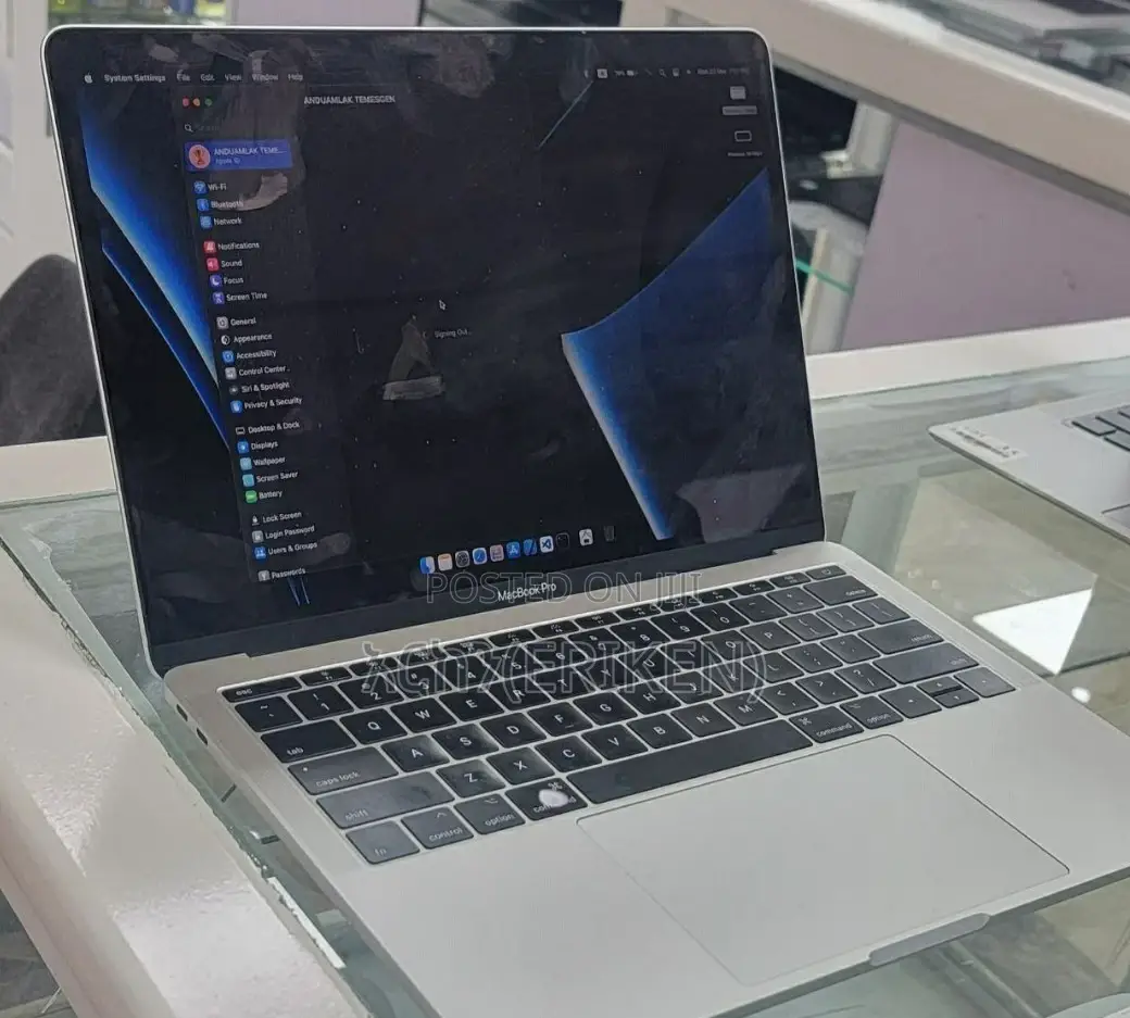 New Laptop Apple MacBook Pro 2019 8GB Intel Core I5 SSD 128GB