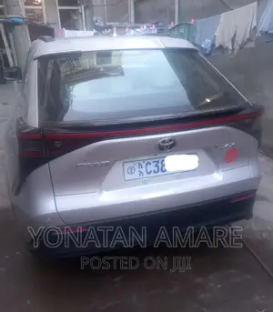 Toyota bZ4X 71.4 kWh FWD 2023 Silver