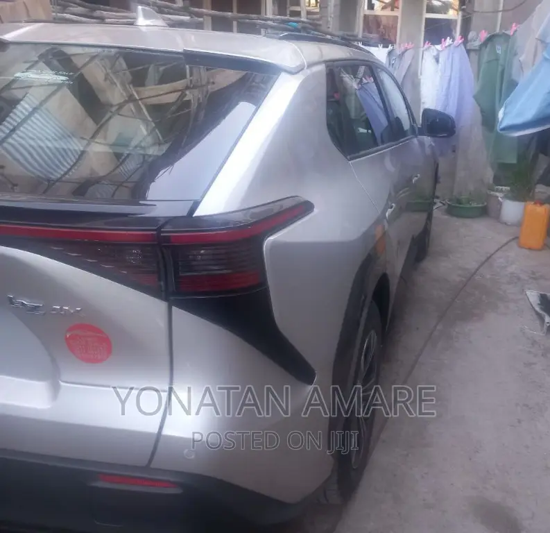 Toyota bZ4X 71.4 kWh FWD 2023 Silver