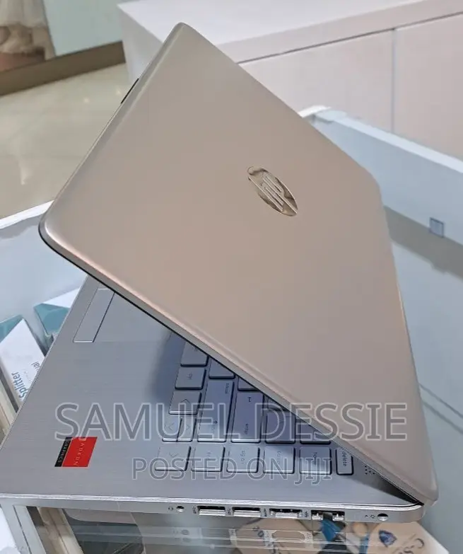 New Laptop HP Stream Notebook 8GB Intel Core I5 HDD 1T