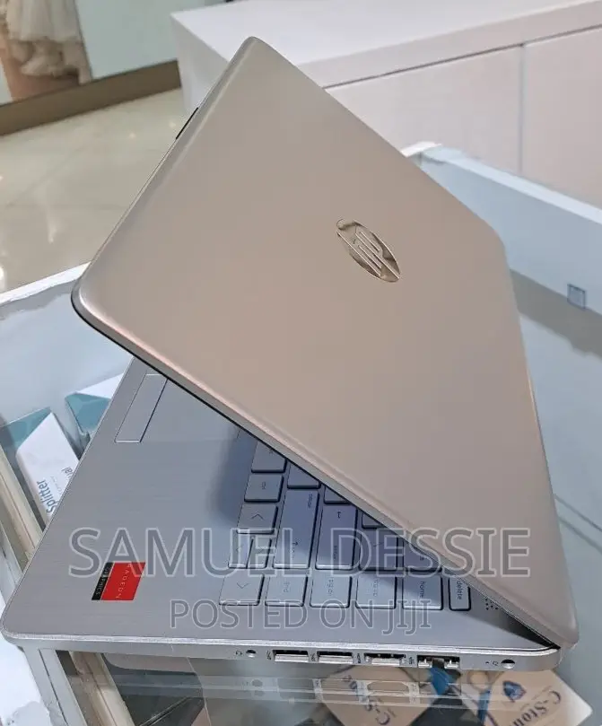 New Laptop HP Stream Notebook 8GB Intel Core I5 HDD 1T