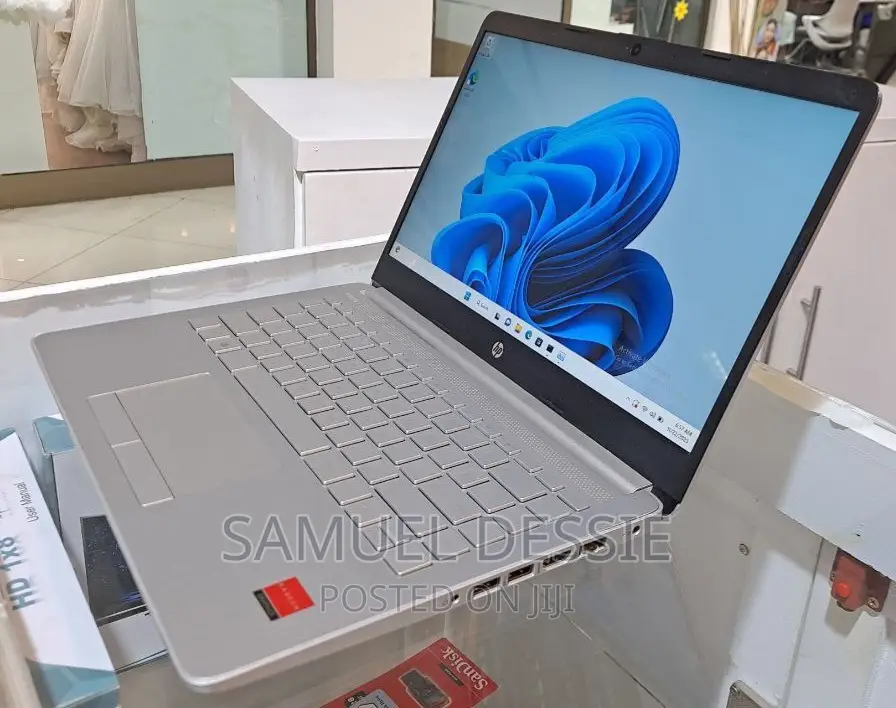 New Laptop HP Stream Notebook 8GB Intel Core I5 HDD 1T