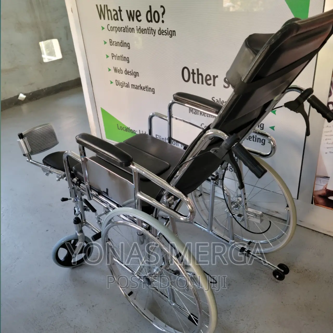 ምቾቱ አስደናቂ Slightly Used Wheelchair/Toilet Wheelchair/