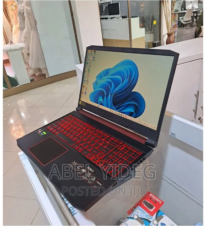 New Laptop Acer NITRO 5 16GB AMD Ryzen 7 HDD 1T