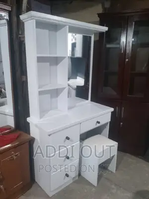 Photo - Dressing Table