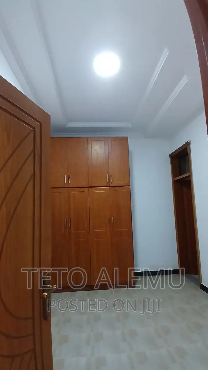 Furnished 4bdrm Villa in For Sale Vila, Yeka for sale