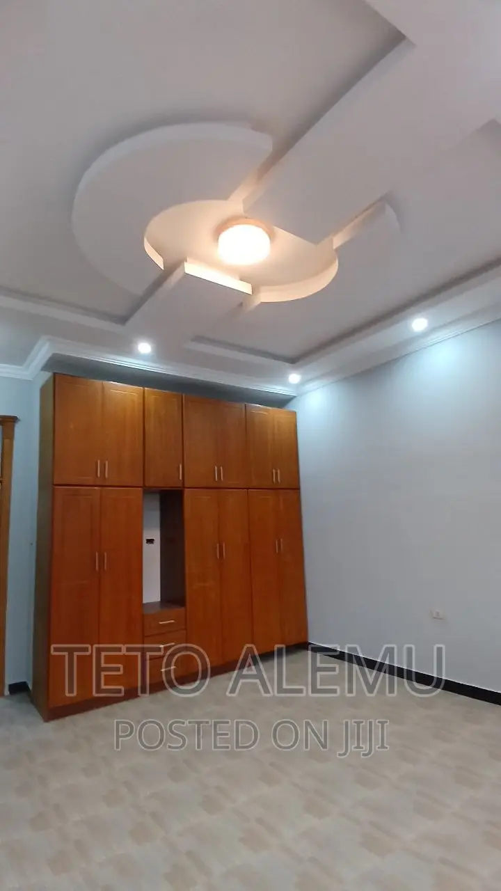 Furnished 4bdrm Villa in For Sale Vila, Yeka for sale