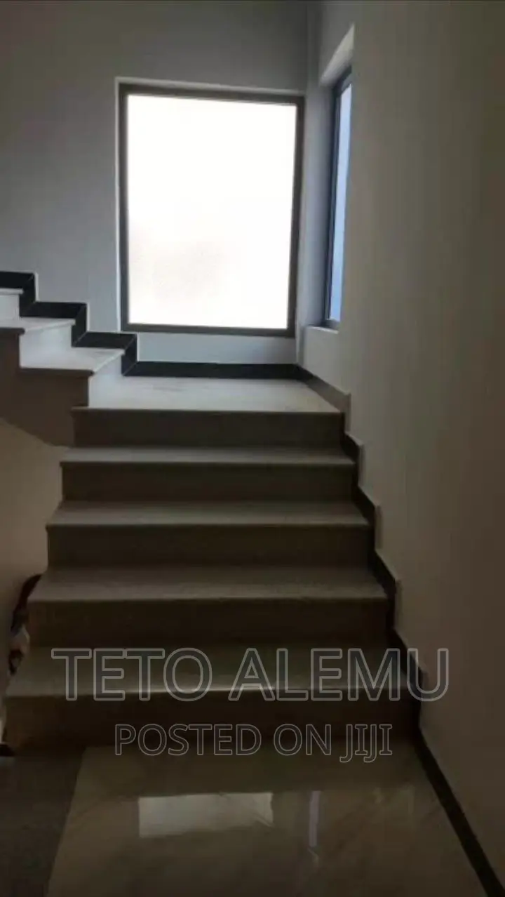 5bdrm House in House For Sale, Nifas Silk-Lafto for sale