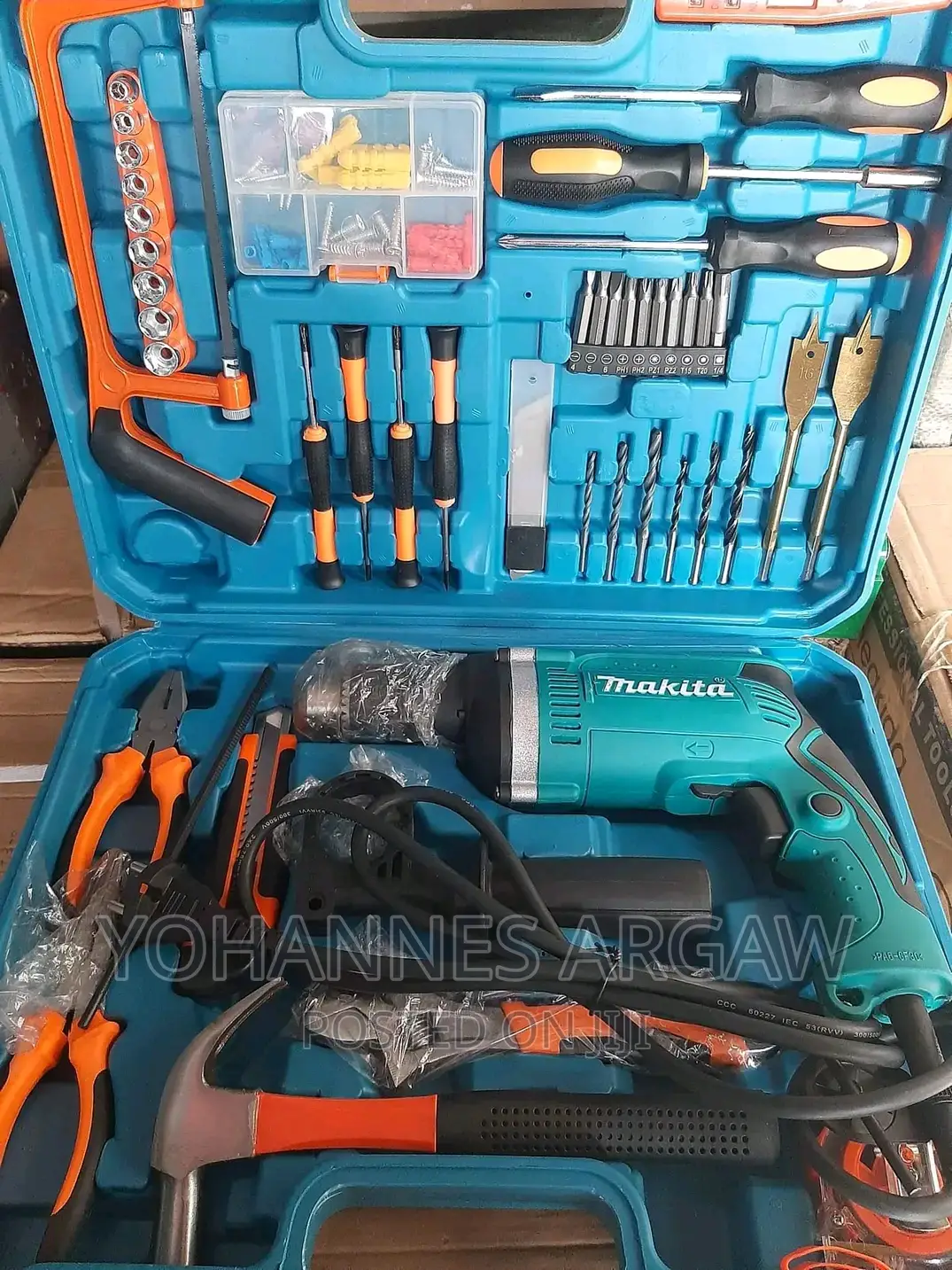 Makita Drill 710 Watt Full Accessry