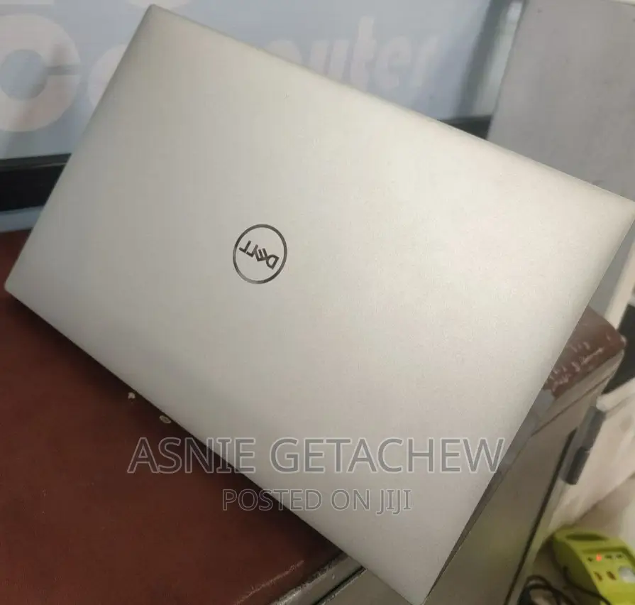 New Laptop Dell XPS 15 32GB Intel Core I9 SSD 512GB