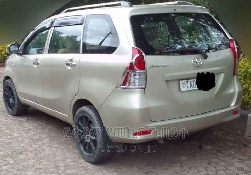 Toyota Avanza 2013 Silver
