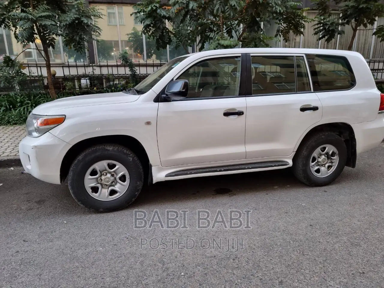 Toyota Land Cruiser 2012 White