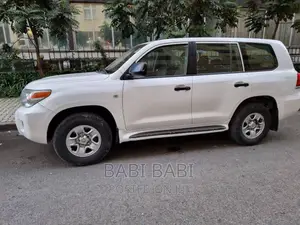 Toyota Land Cruiser 2012 White