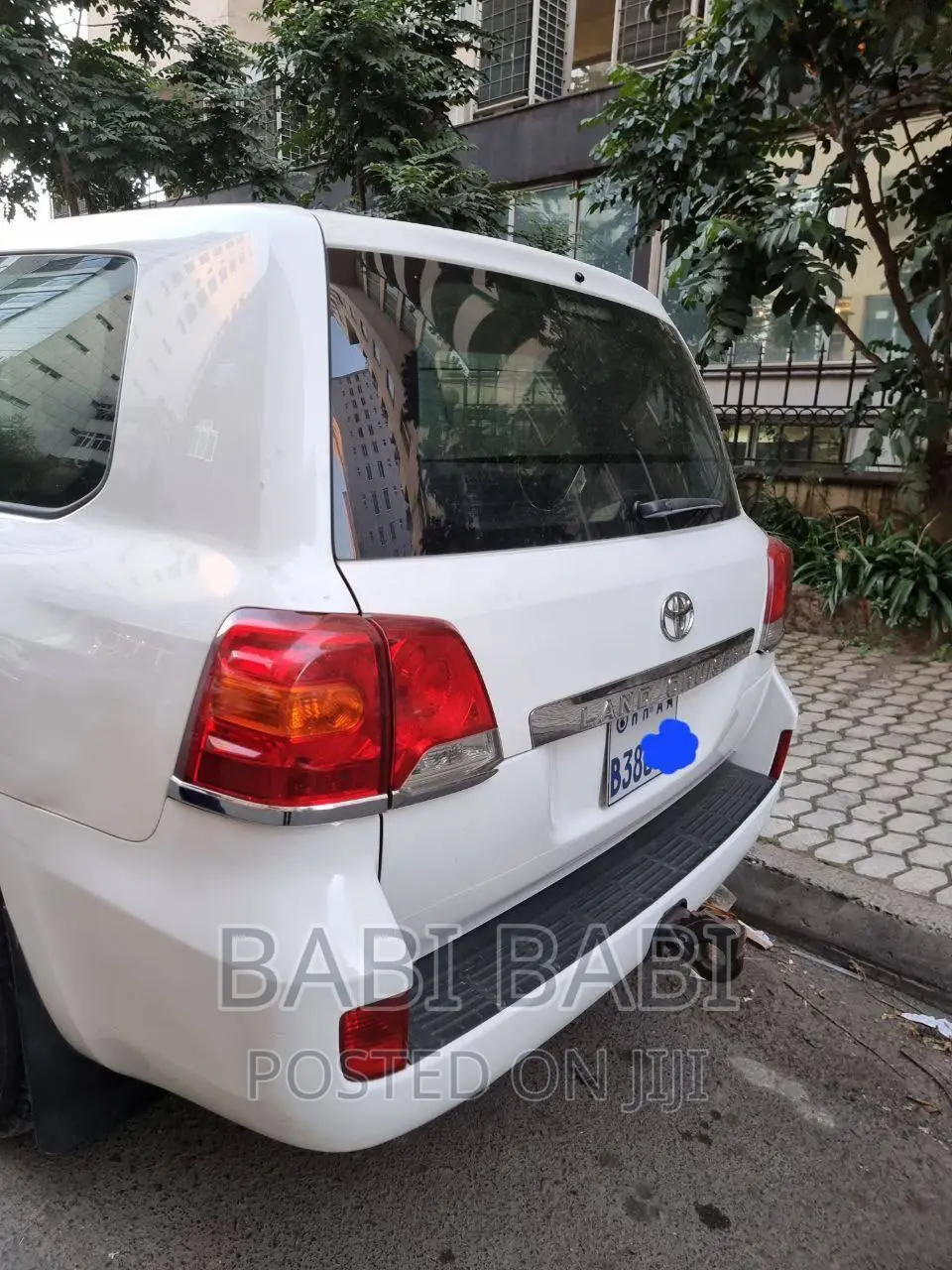 Toyota Land Cruiser 2012 White