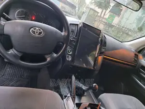 Toyota Land Cruiser 2012 White