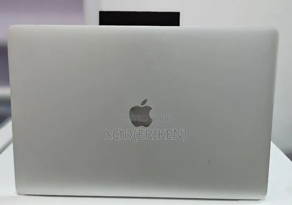 New Laptop Apple MacBook Pro 2017 16GB Intel Core I7 SSD 256GB