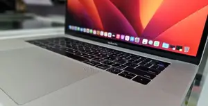 New Laptop Apple MacBook Pro 2017 16GB Intel Core I7 SSD 256GB