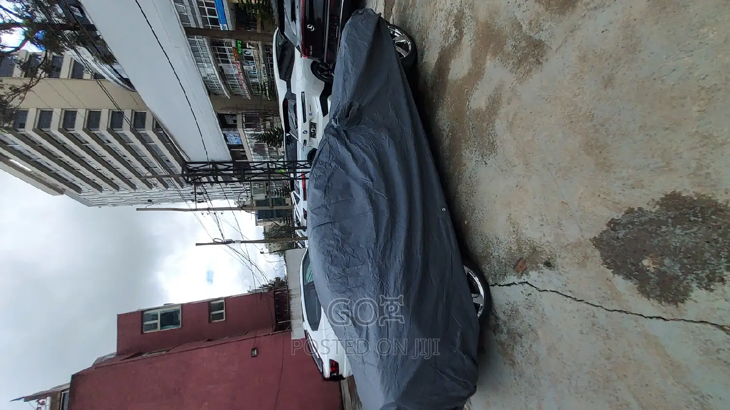 Car Cover ለ ዝናብ ምንም አይነት ፍሳሽ የሌለው ለጸሀይ ምንም አይነት ሙቀት የሌለው