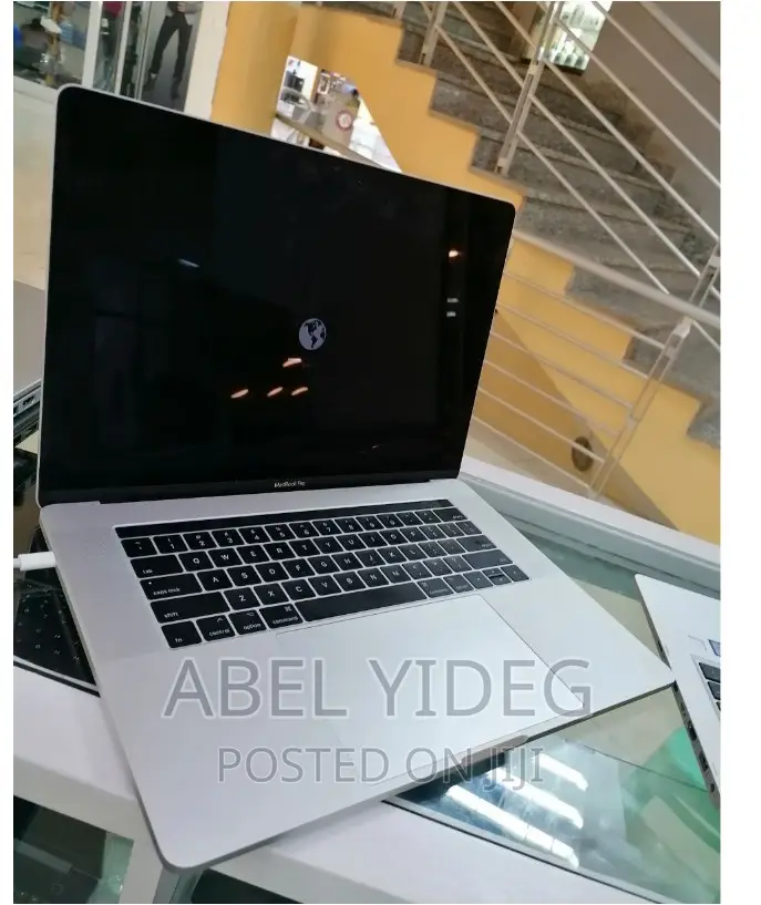 New Laptop Apple MacBook Pro 2015 16GB Intel Core I7 SSD 512GB