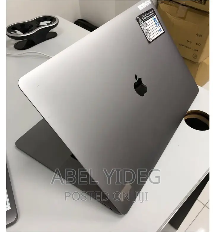 New Laptop Apple MacBook Pro 2015 16GB Intel Core I7 SSD 512GB