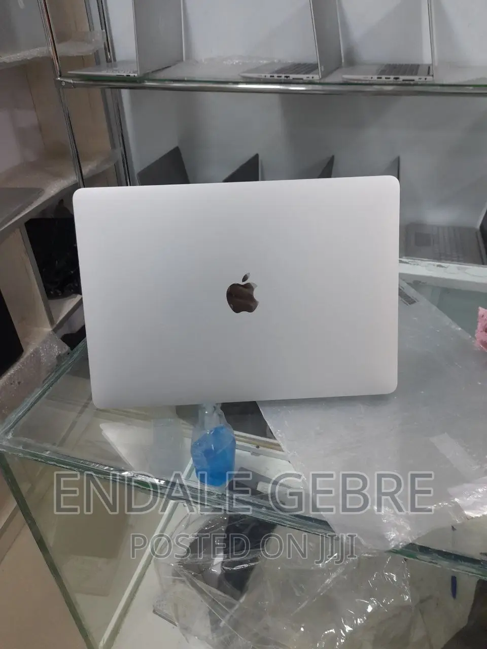 New Laptop Apple MacBook Air 2020 M1 8GB Apple M1 SSD 256GB